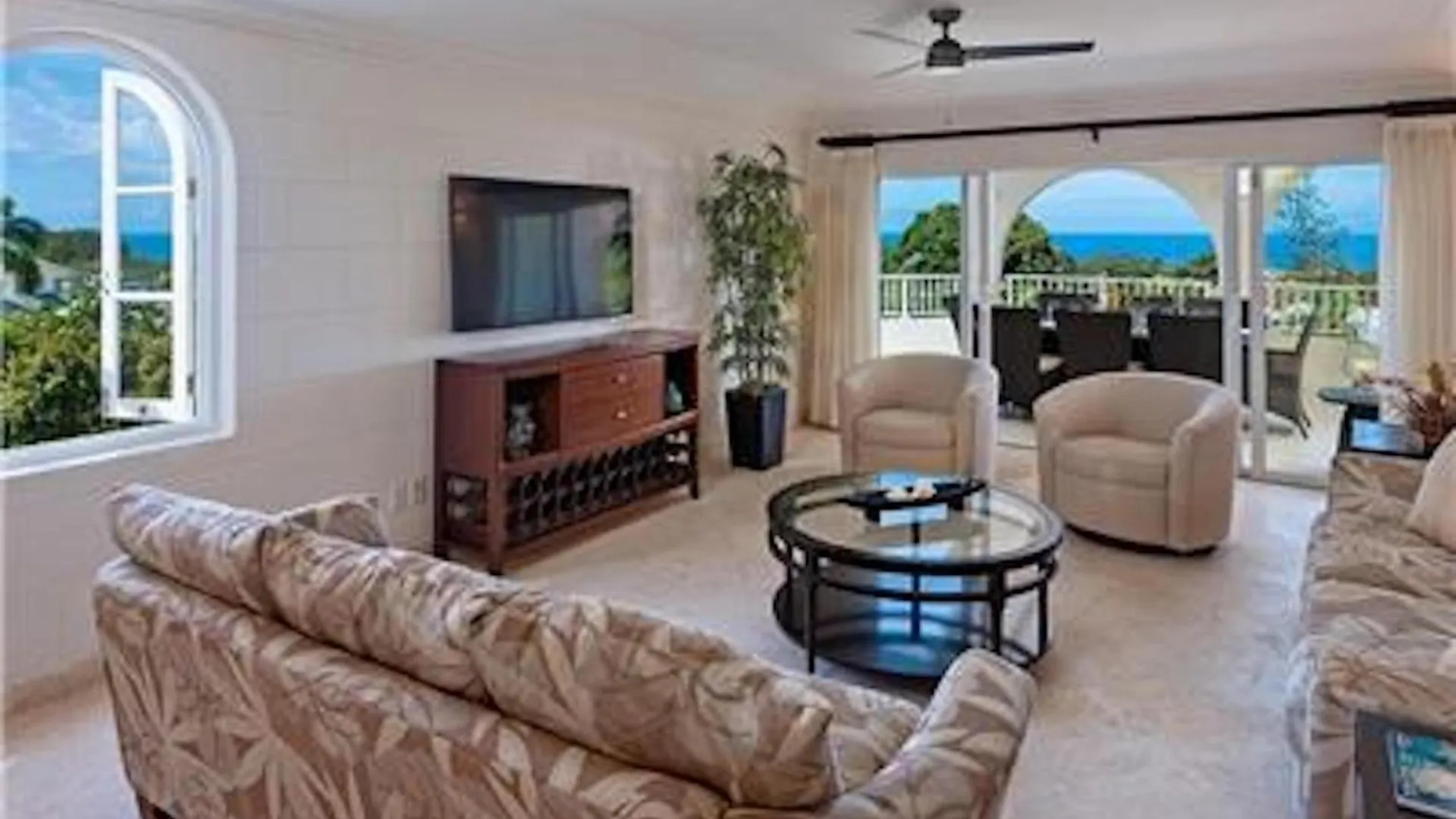 Royal Apartments 4 Bedrooms Communal Pool Saint James 0*,  Barbados