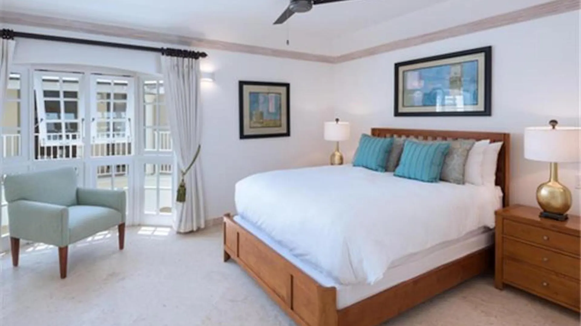 Royal Apartments 4 Bedrooms Communal Pool Saint James Barbados
