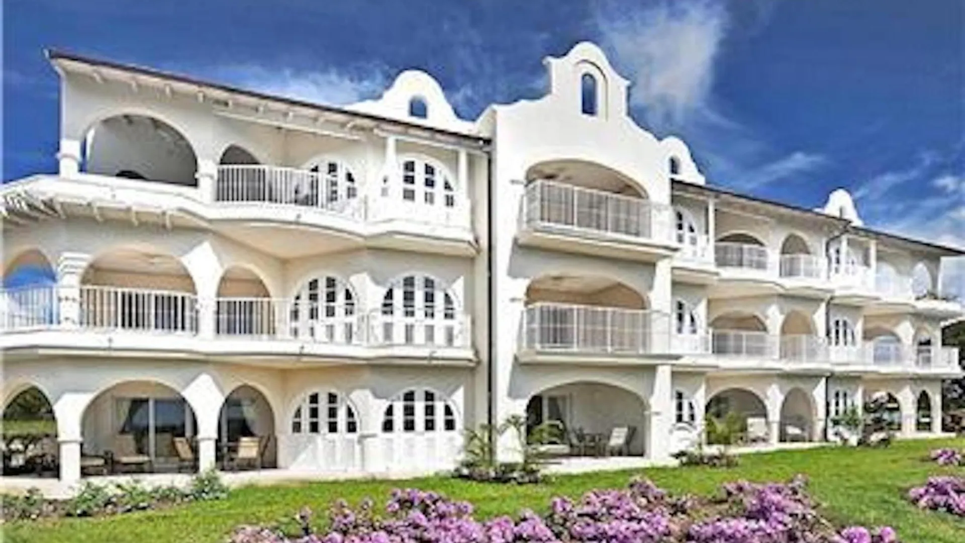 Royal Apartments 4 Bedrooms Communal Pool Сент-Джеймс